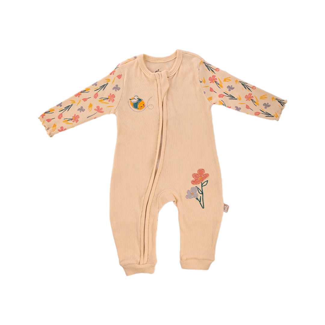 Bee - الصورة 4