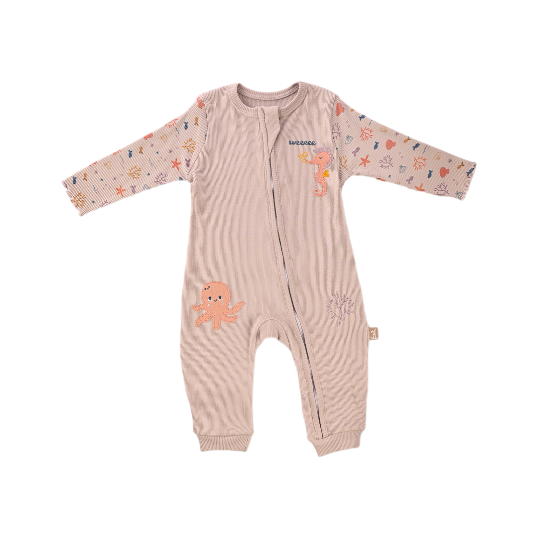 Bee - الصورة 2